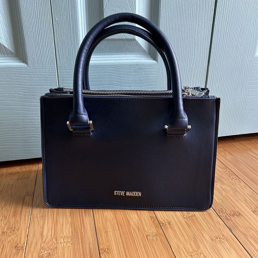 Steve Madden Navy Blue Shoulder Crossbody Bag Purse Small Gold Heart Keychain